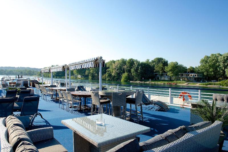 Bateau Hôtel Le Chardonnay — 4-Star Luxury Hotel in Avignon, France