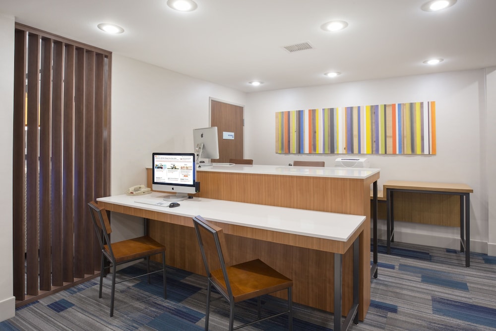 Holiday Inn Express & Suites Amarillo by IHG - photo 39