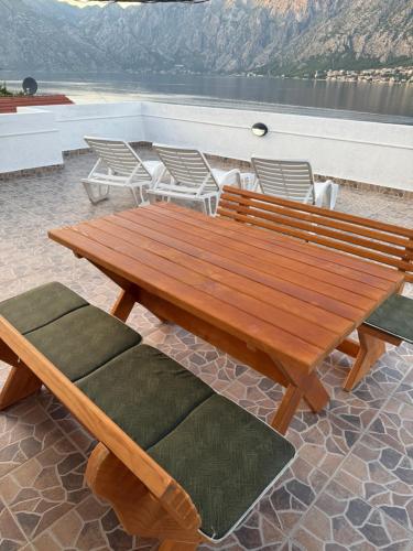 ALISA Sea View Apartment Prcanj — 4-Star Luxury Hotel in Kotor, Montenegro