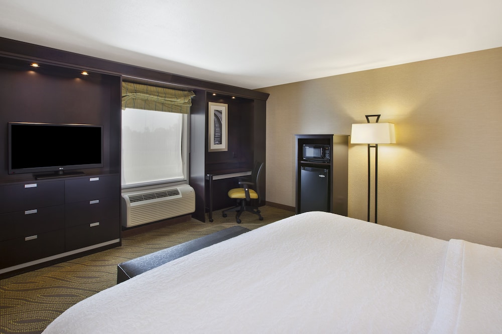 Hampton Inn & Suites Elyria - photo 5