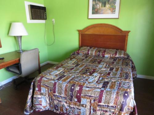 Day N Night Inn - photo 3
