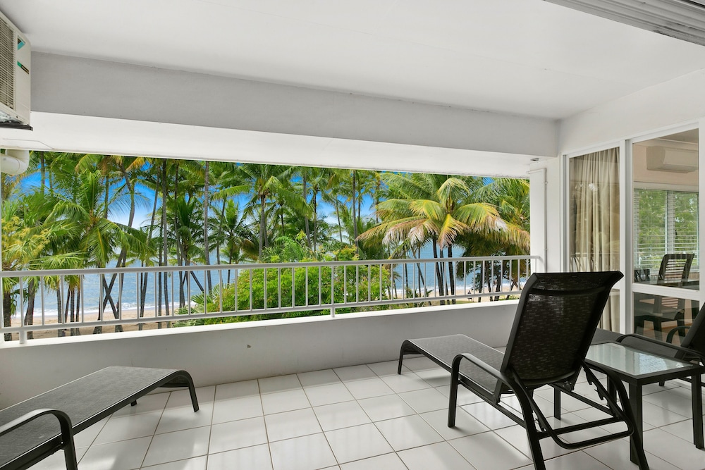 Beachfront Apt In Alamanda Beachfront Resort 25 in Palm Cove, Australia