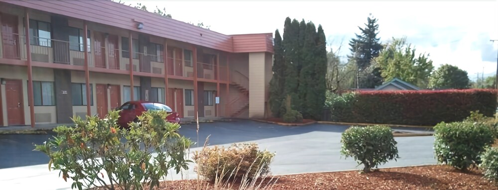 College Inn Monmouth - photo 12