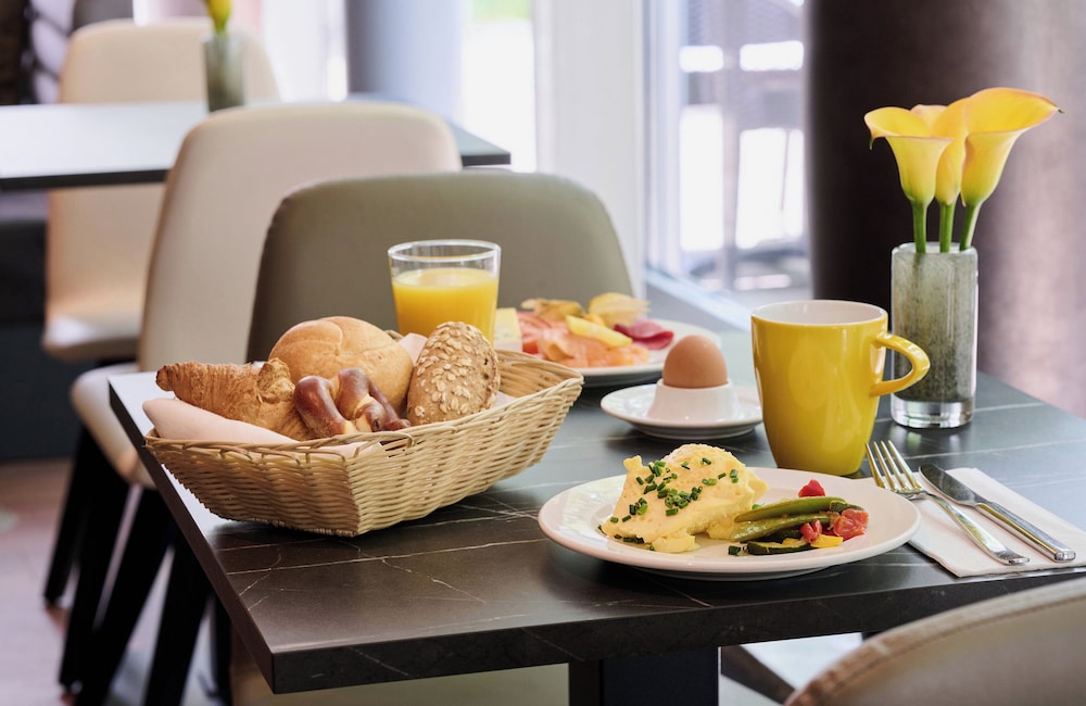 מזון ומשקאות