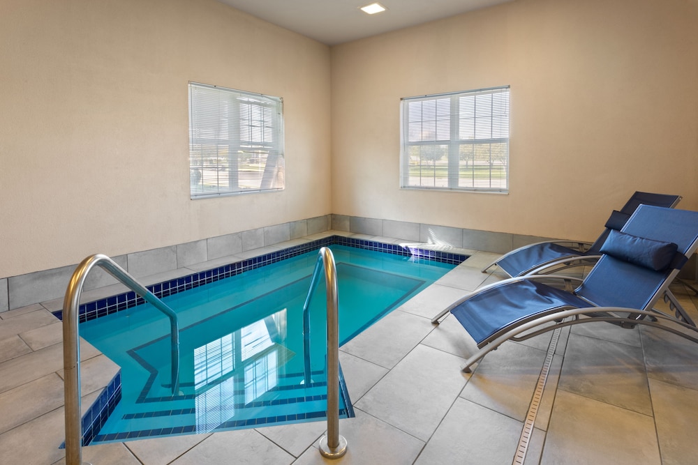 Americas Best Value Inn & Suites Racine - photo 31