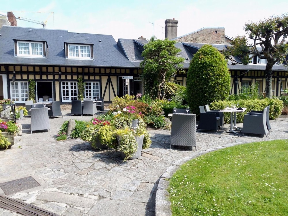 Logis Hôtel de la Croix d’Or — Avranches — photo 2