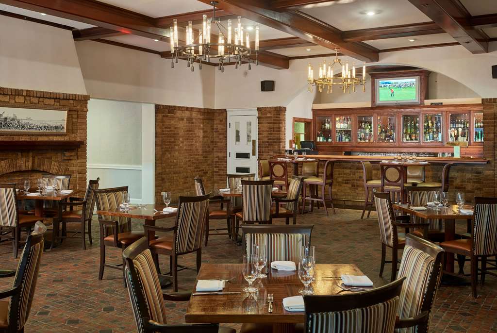Seaview Hotel - photo 10