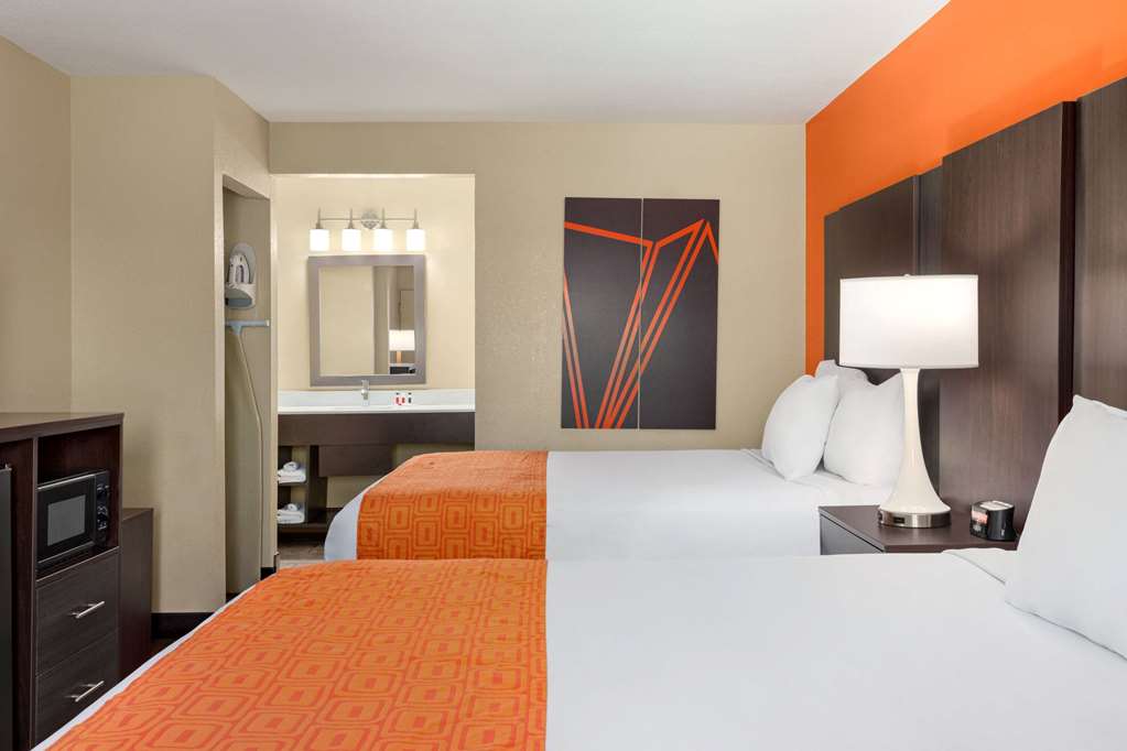 Howard Johnson by Wyndham Pigeon Forge - photo 23