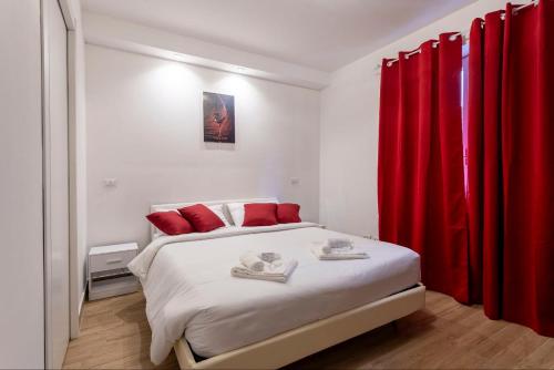 100 Mq Free Parking Charming House Ponte Coperto — 4-Star Luxury Hotel in Pavia, Italy
