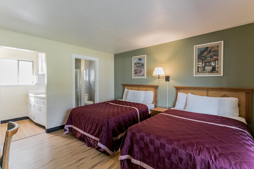Skylark Shores Resort - photo 35