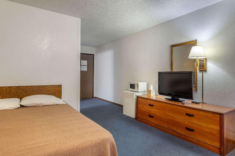 Rodeway Inn Brighton - photo 17