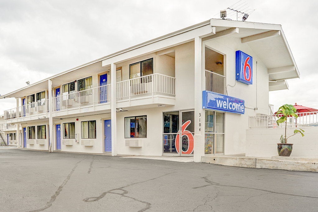 Motel 6 Portland OR Central - photo 3