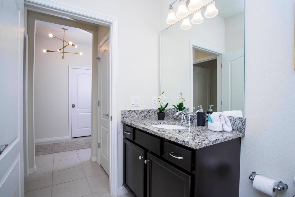 Gorgeous Themed Townhome at Windsor at Westside WW8915 - photo 22