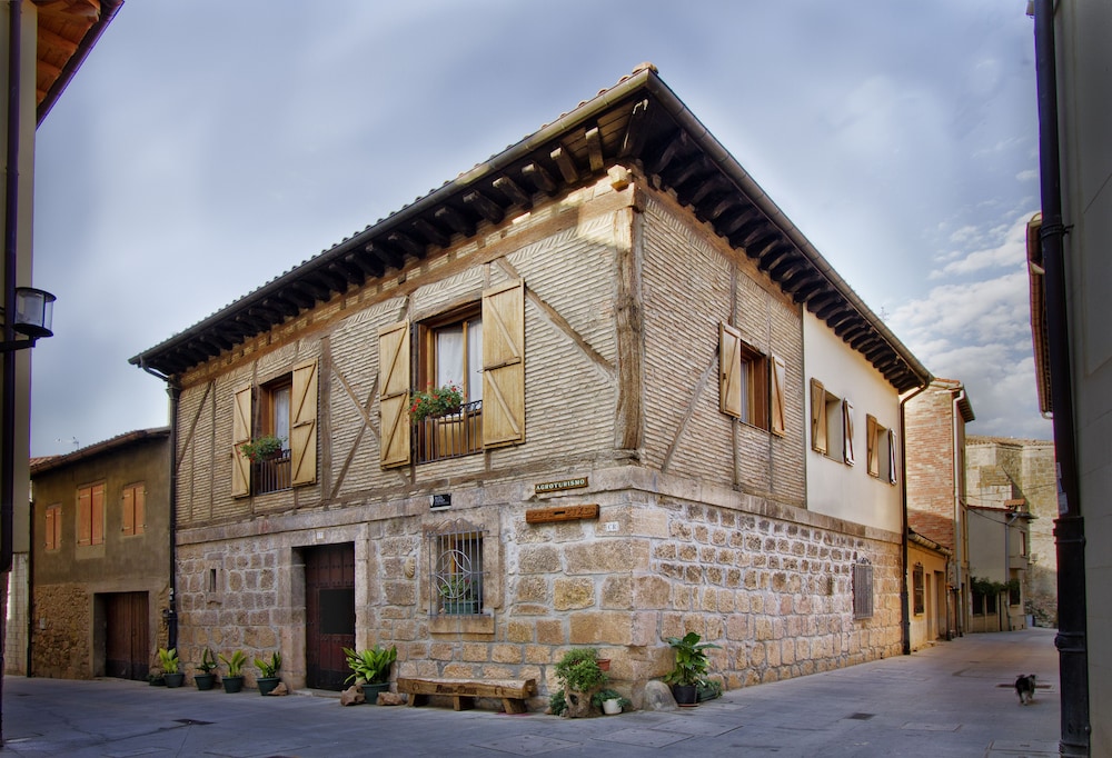 Areta Etxea - carbon neutral hotel in Labastida