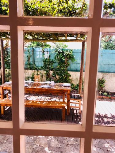 Casa da Vigia Casa com Jardim a 4 Min da Praia — 4-Star Luxury Hotel in A Dos Cunhados, Portugal