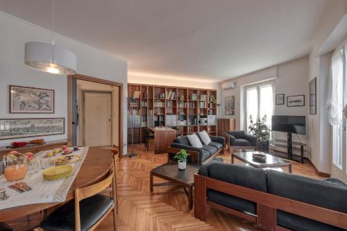 Otto Novembre 3 Ampio ed Elegante con vista — 4-Star Luxury Hotel in Milan, Italy
