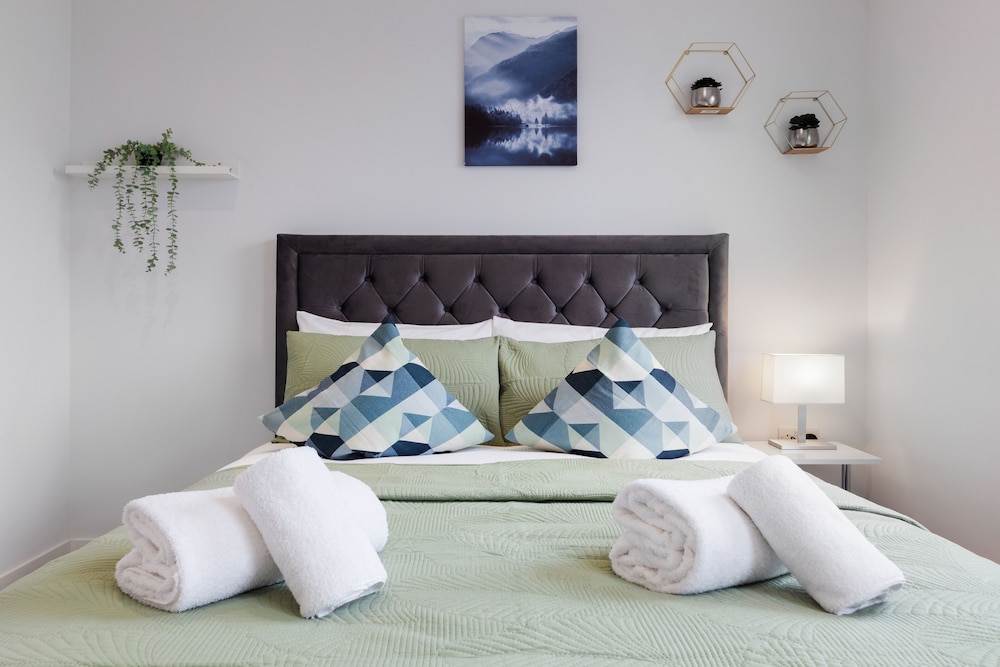 Serviced Ensuite Room Crystal Palace London Se20