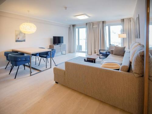Dünenresidenz Prora Ferienwohnung mit Meerblick 2 Schlafzimmern Balkon und Sauna NP 103 — 4-Star Luxury Hotel in Ostseebad Binz, Germany