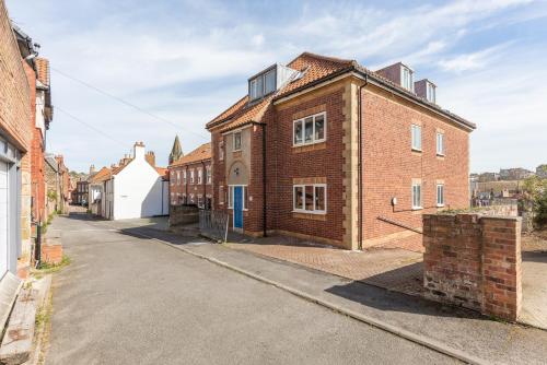 Newton House Free Parking