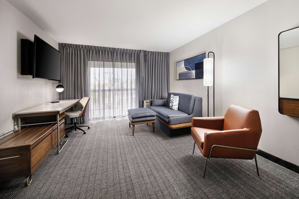 Courtyard by Marriott Mobile - photo 14