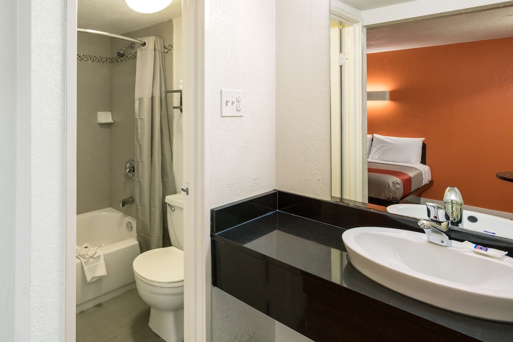 Motel 6 Dallas TX Farmers Branch - photo 19