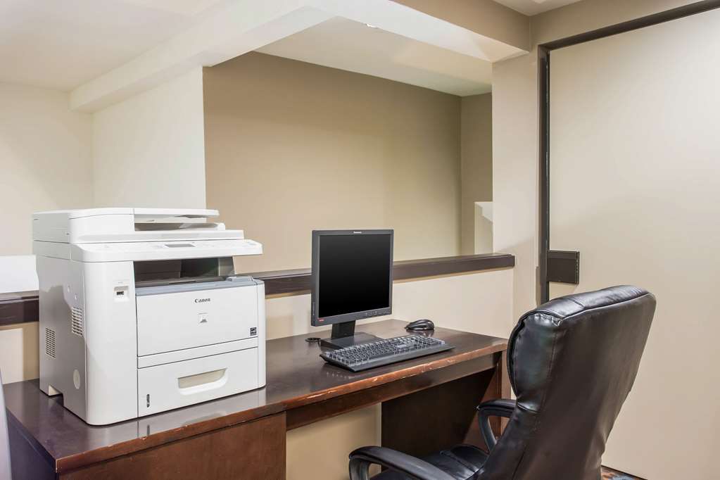 Quality Inn Kansas City International Airport - photo 23