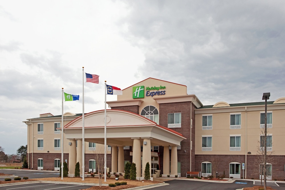 Holiday Inn Express Pembroke an IHG Hotel - featured photo
