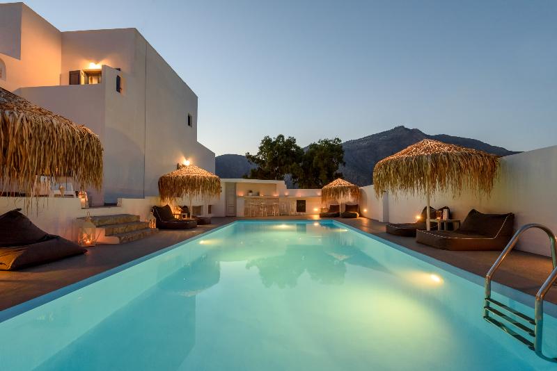 Aegeeis — 4-Star Luxury Hotel in Fira, Greece