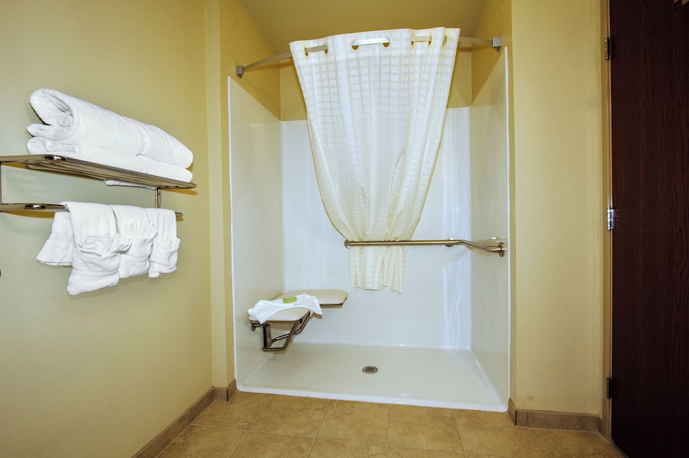 Cobblestone Inn & Suites Corry - photo 29