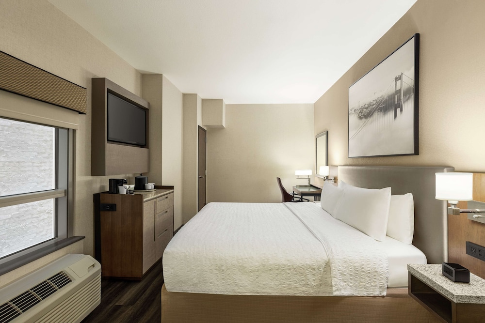 Hampton Inn San Francisco Downtown Convention Center - photo 56