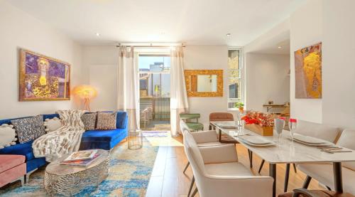 Designer Victorian Flat With Huge Terrace — 5-Star Luxury Hotel in London, United Kingdom