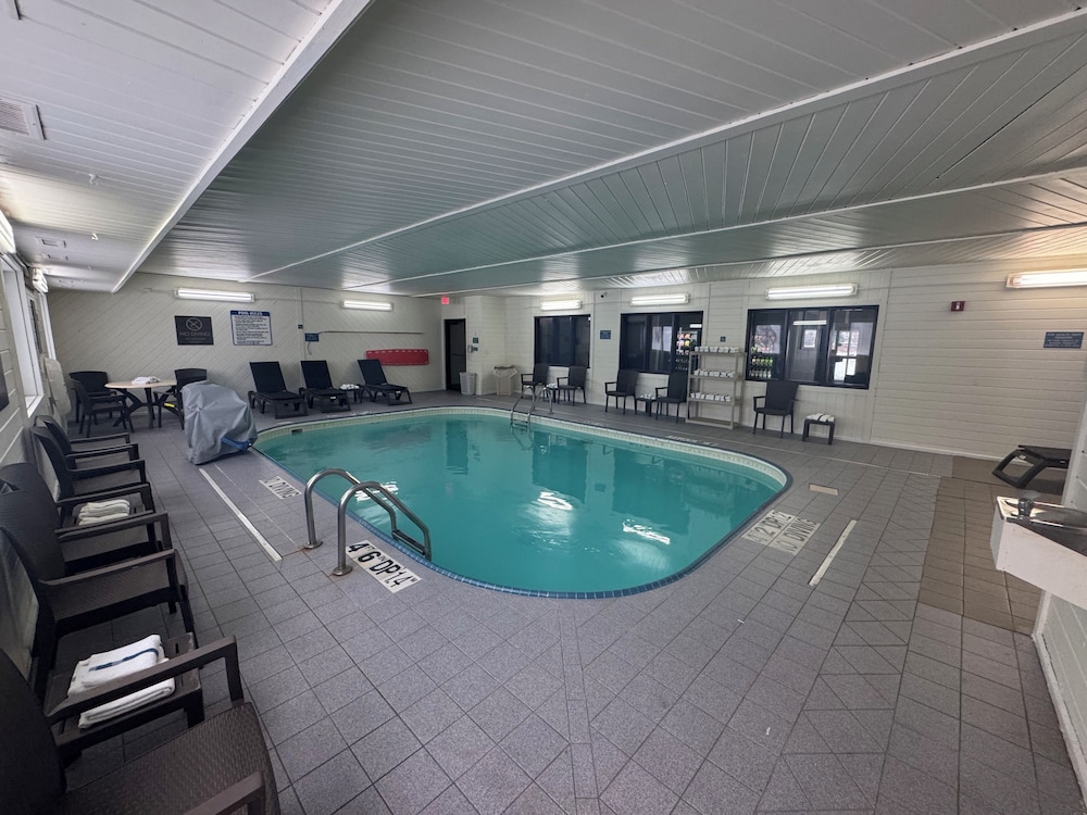 Quality Inn & Suites Green Bay Ashwaubenon - photo 23