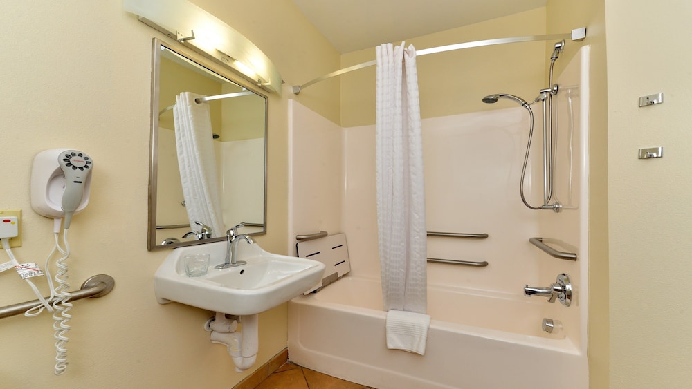 Candlewood Suites Athens by IHG - photo 21