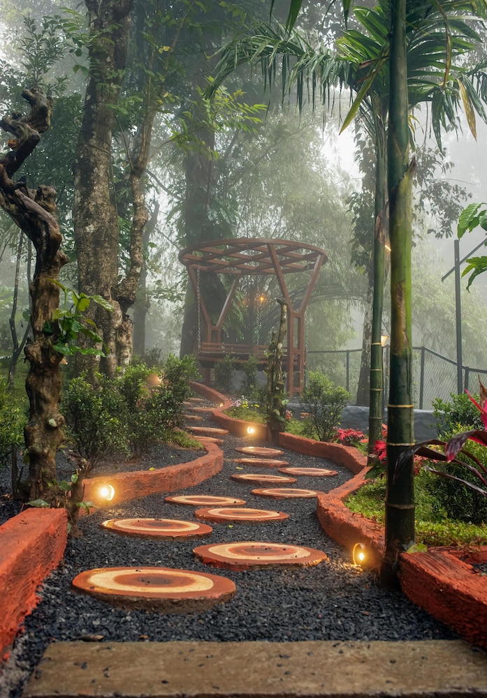 Hunters Hideout Resort in Kalpatta, India