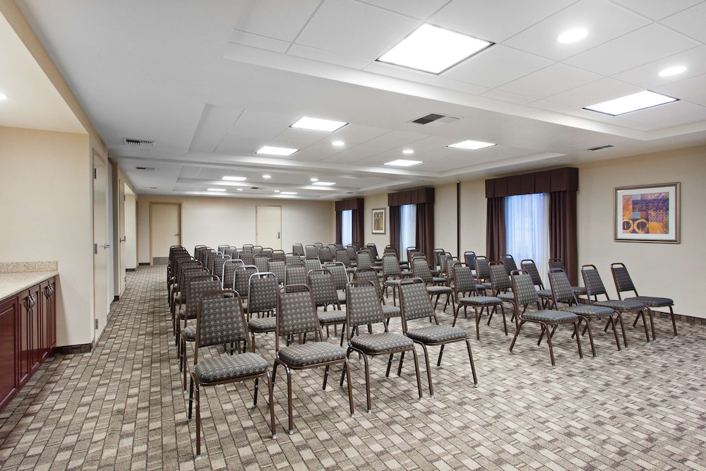 Hampton Inn & Suites Oakland Airport Alameda - photo 28
