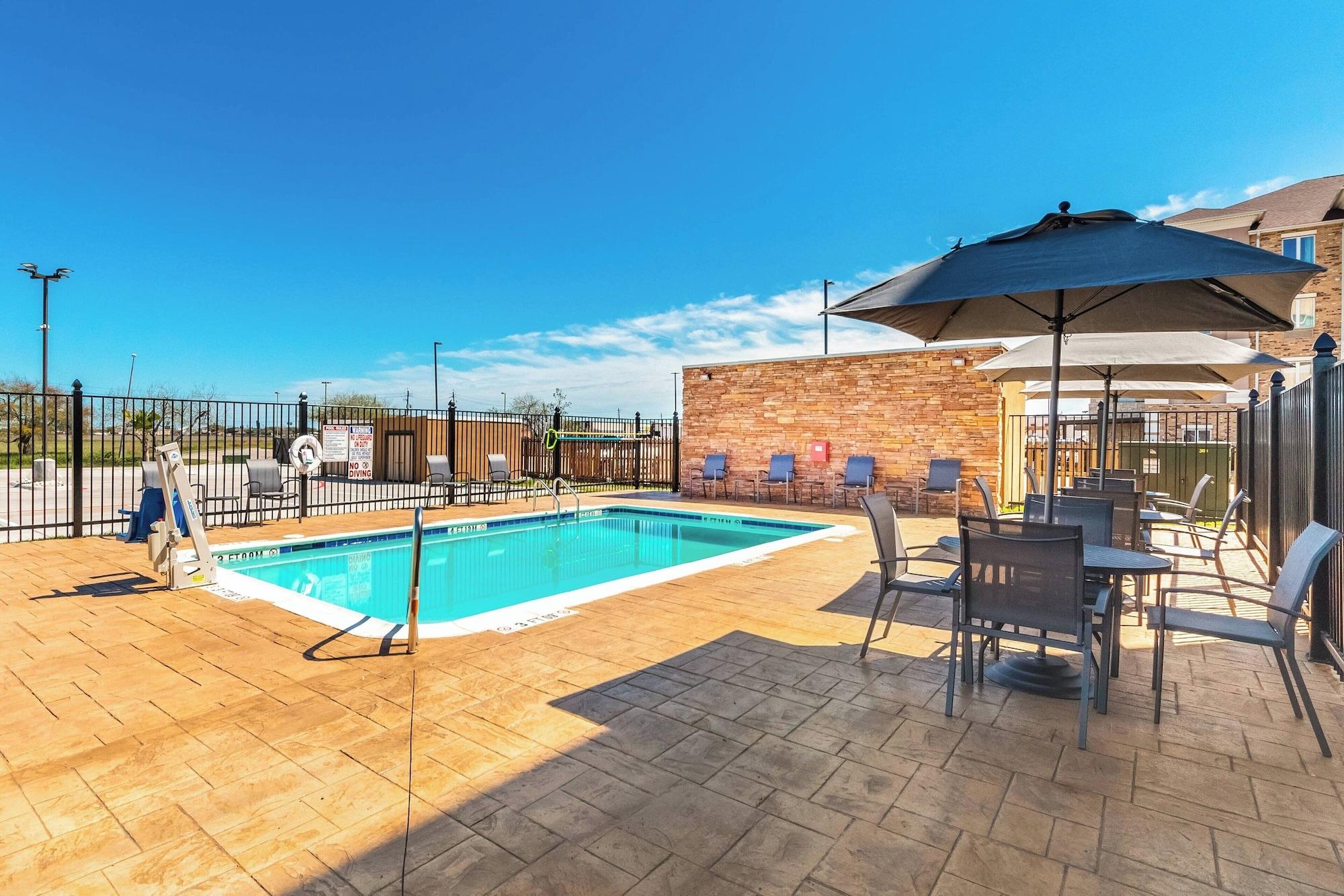 Fairfield Inn & Suites by Marriott Corpus Christi Central - photo 2