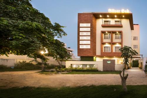 Silver Oak Near Medanta Medicity
