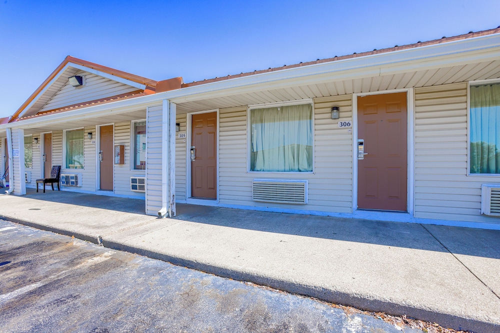 Cozy Garden Inn By OYO Hwy 40 Richmond - photo 59