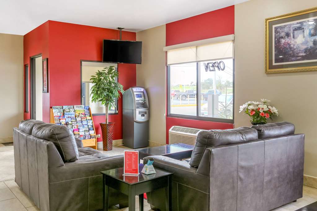 Econo Lodge Shorewood - photo 6