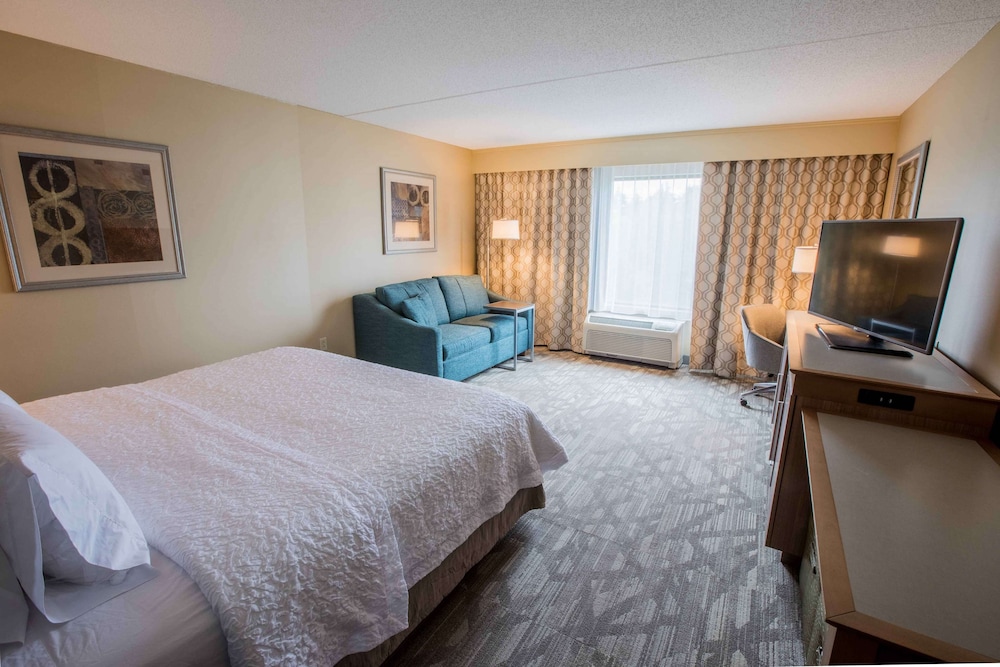 Hampton Inn & Suites Tilton - photo 14