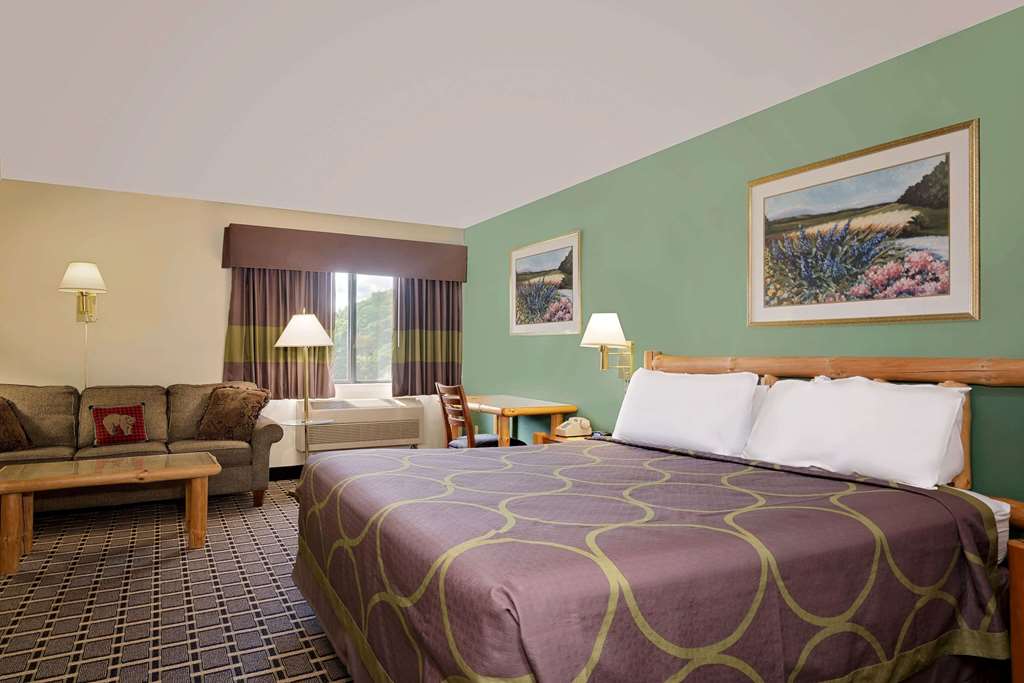 Super 8 by Wyndham Cloquet - photo 10