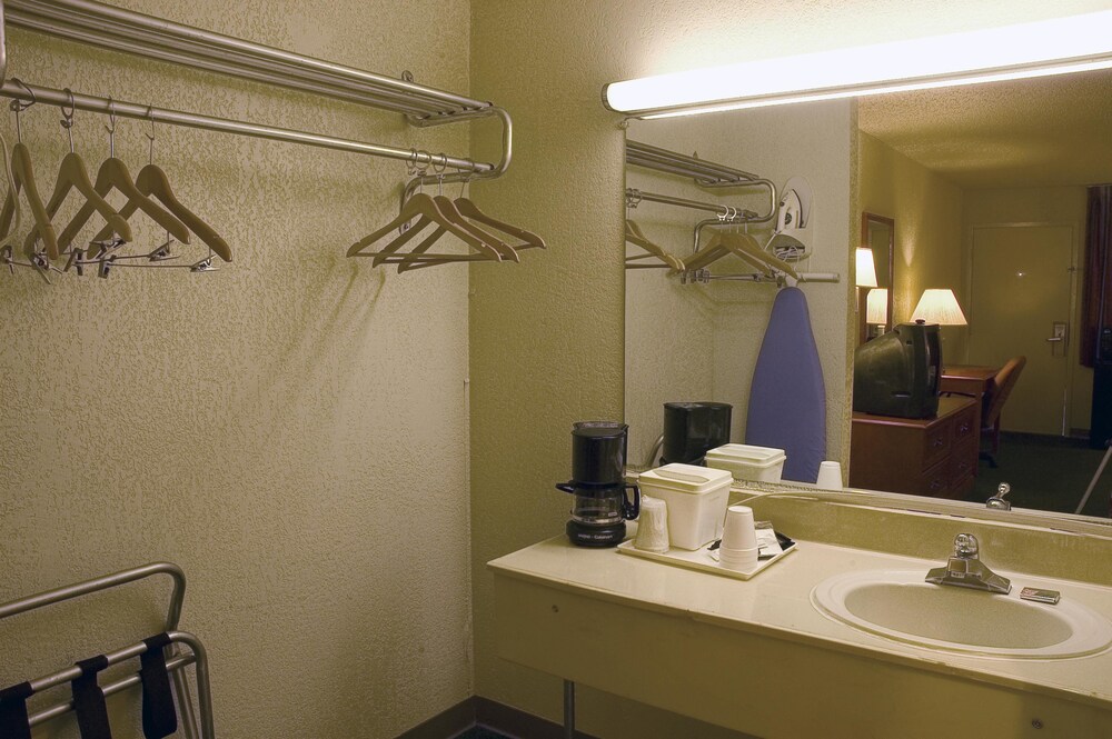 Hotel O Grand Inn Channelview I 10 - photo 11