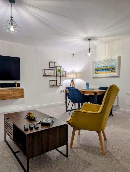 Luxury 3 bed home in Whitstable with parking — 4-Star Luxury Hotel in Whitstable, United Kingdom