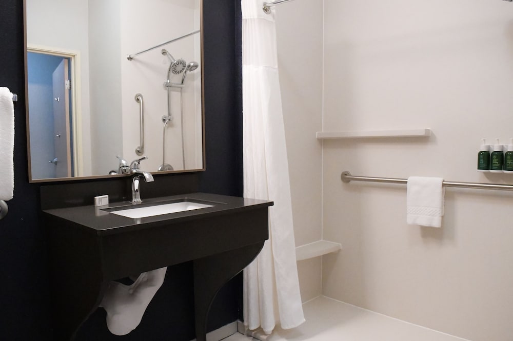 Fairfield by Marriott Mt Pleasant - photo 24