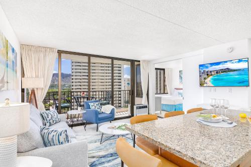 15FL Diamond Head View Walk to Beach and Free Parking — 4-Star Luxury Hotel in Honolulu, United States
