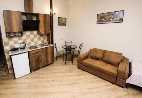 Natia's apartment on Dadiani st.
