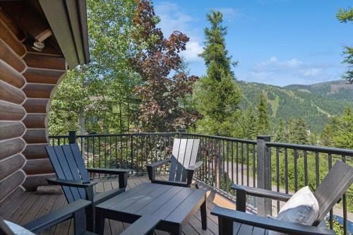Heavenly Mountain Chalet — 4-Star Luxury Hotel in Whitefish, United States