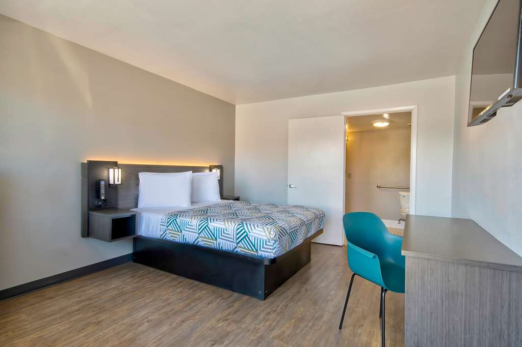 Motel 6 Albuquerque NM Carlisle - photo 4