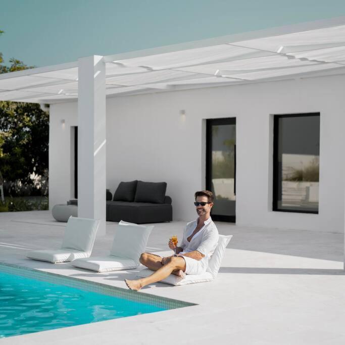 Calm Resort - carbon neutral hotel in Unknown City