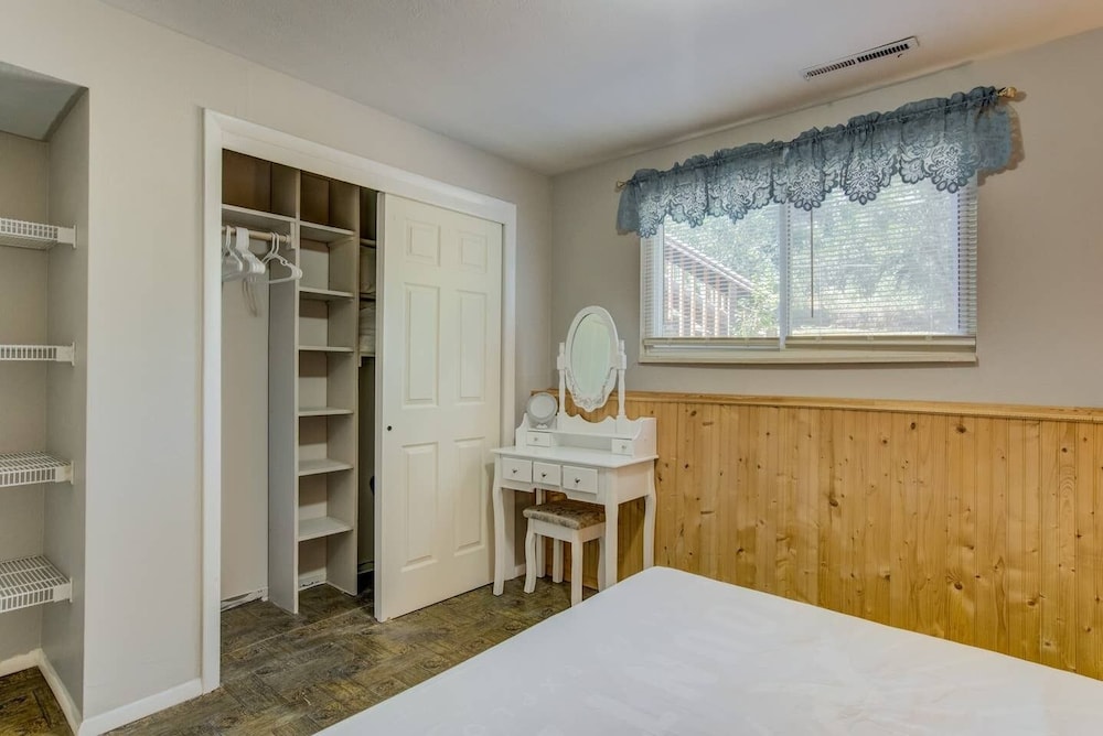 4BR Dog friendly Minutes to Garden of the Gods - photo 12